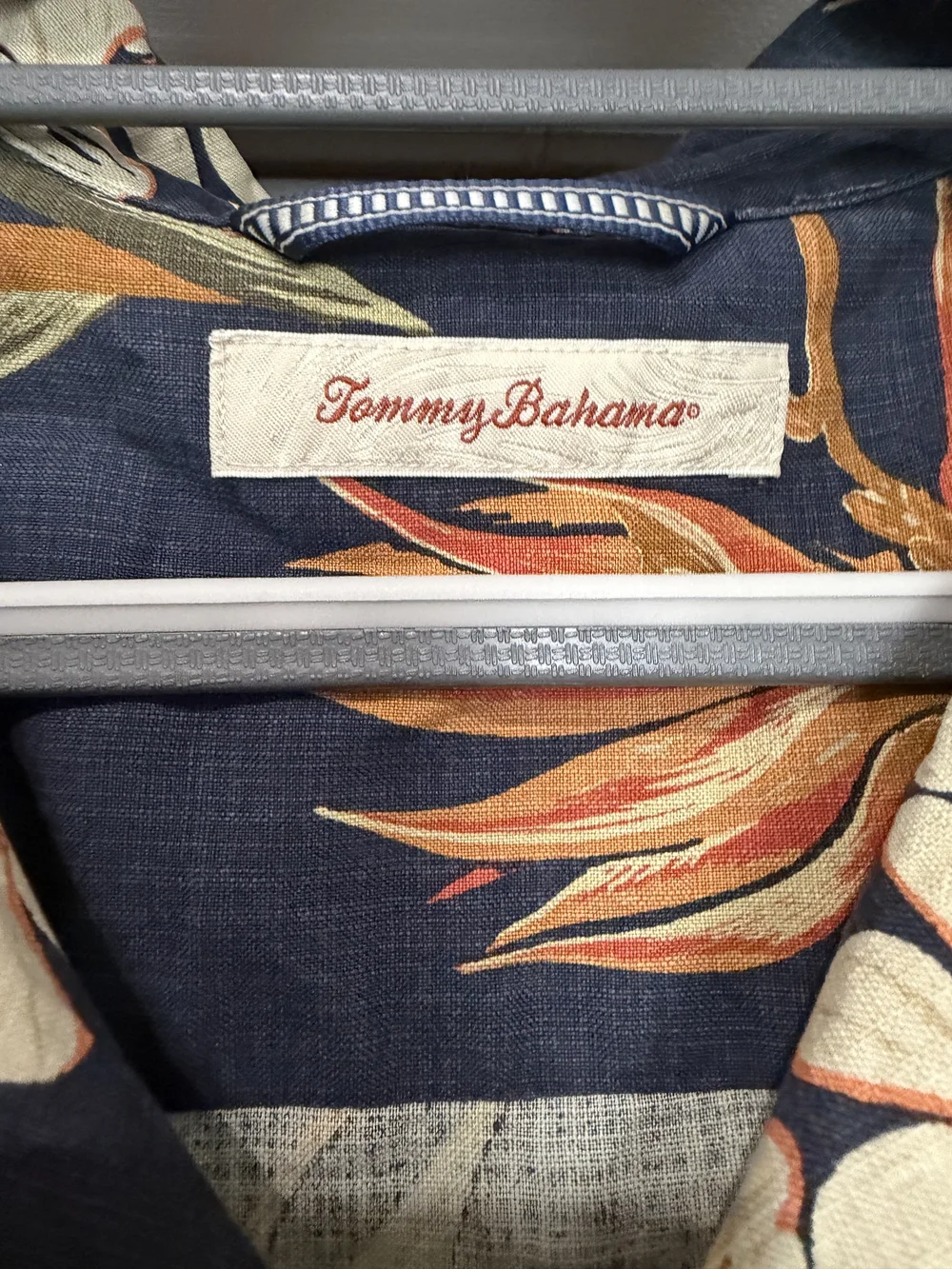 Tommy Bahama Men's XL 100% Silk Hawaiian Camp Shirt Blue Bird of Paradise Floral